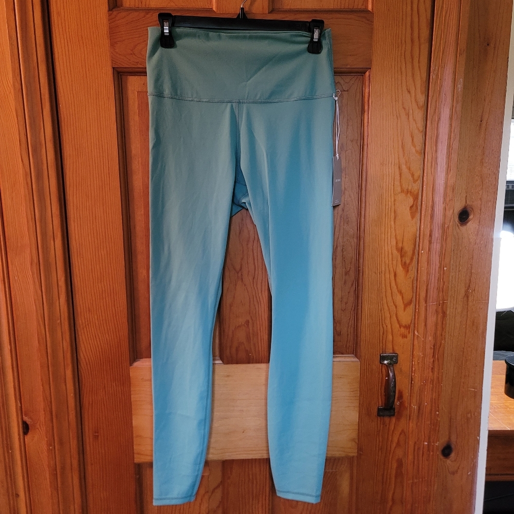 BNWT. WOMEN'S EVERLANE LEGGINGS.